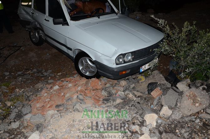 Yunus Emre Belediye Başkanı Çerçi ve Ak Parti İl Başkanı Baybatur Akhisar’da Kaza Yaptı